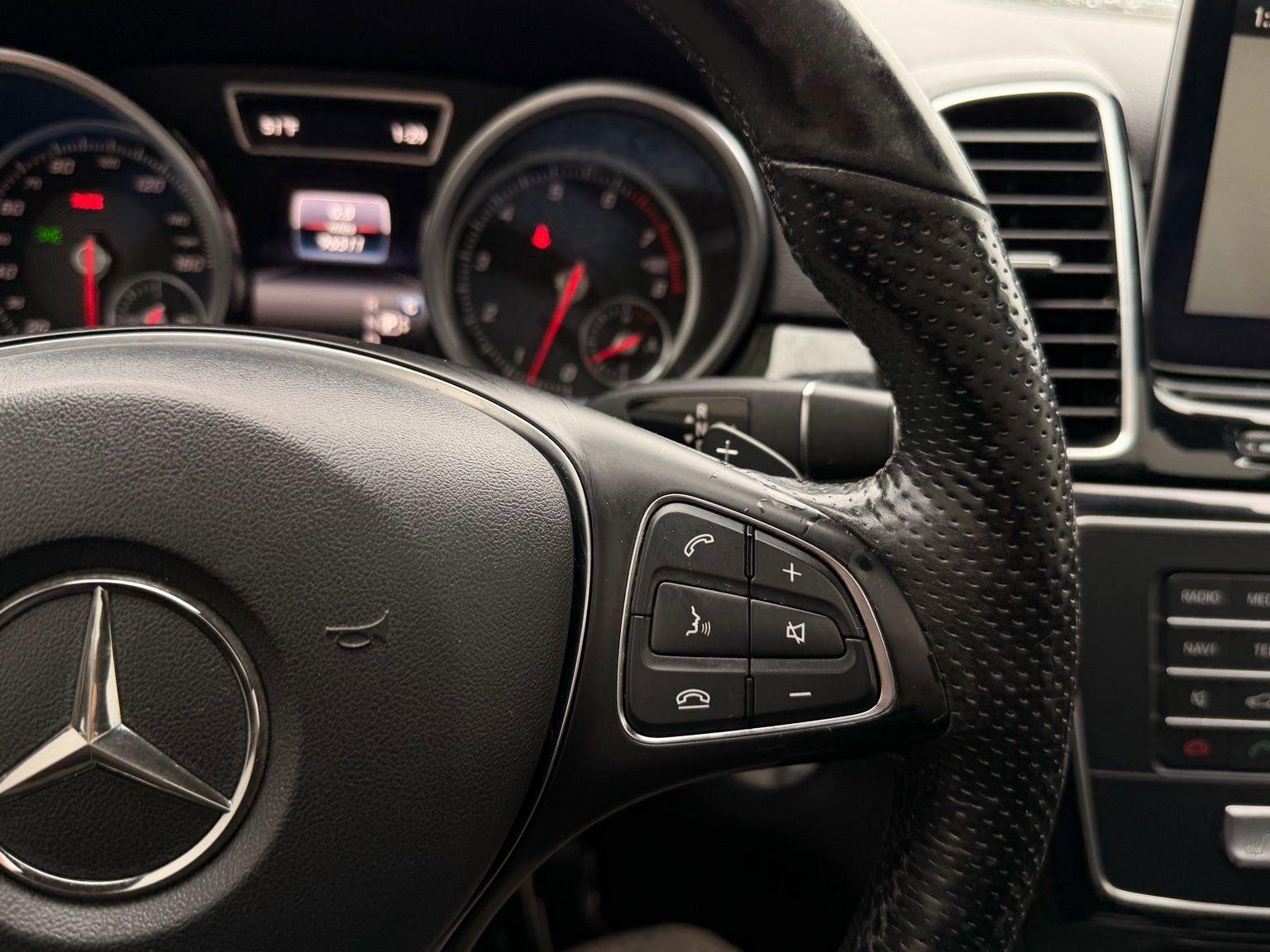 Used 2017 Mercedes-Benz GLE 350 4MATIC w/ Premium 1 Package image 31