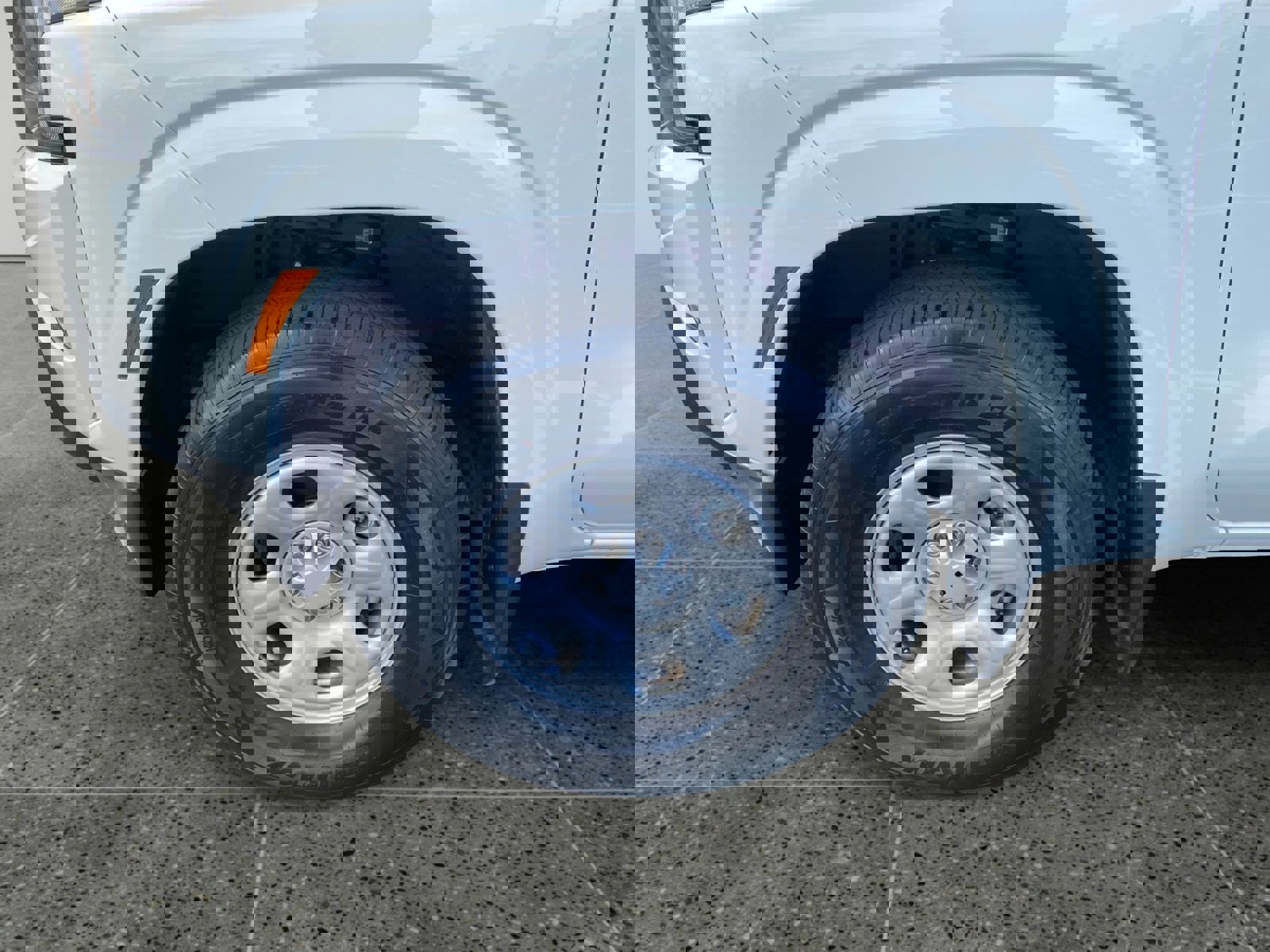 Used 2023 Nissan Frontier S RWD image 14