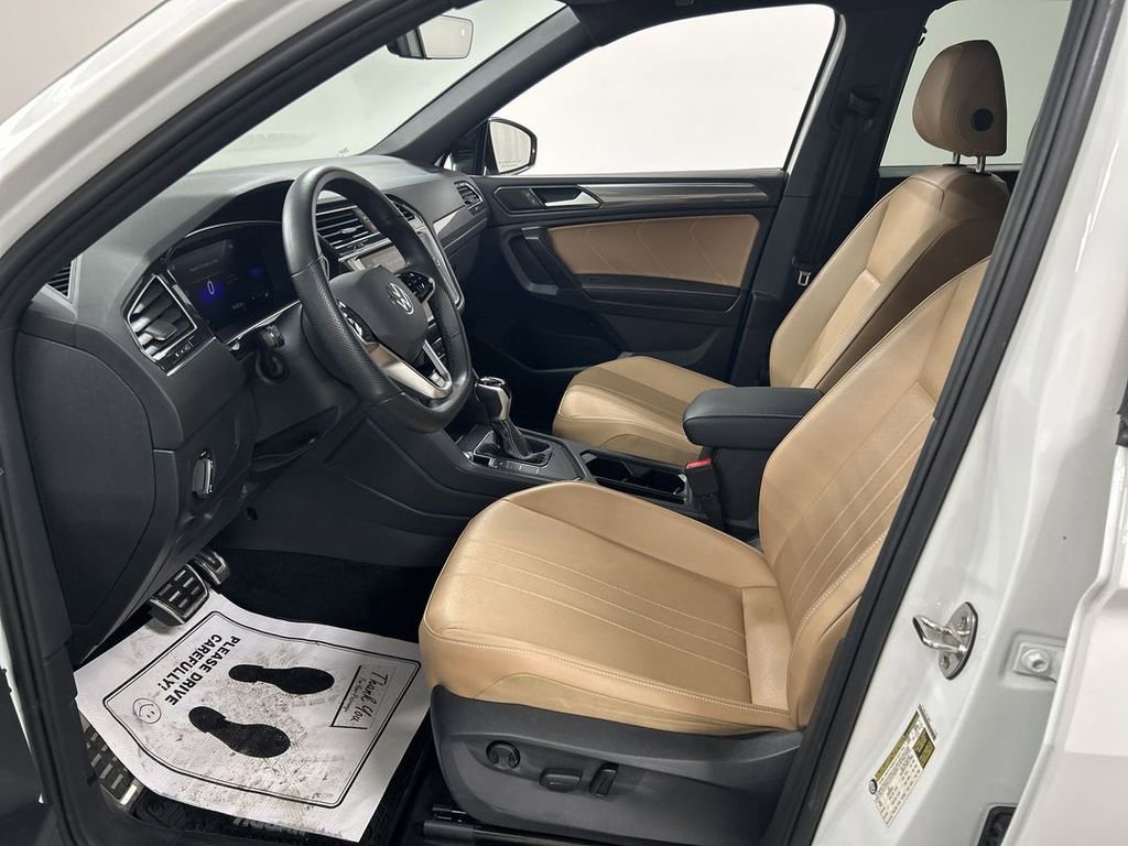 Used 2023 Volkswagen Tiguan SE R-Line FWD image 9