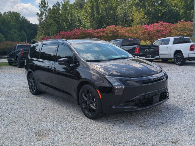 New 2027 Chrysler Pacifica Limited w/ Family Tech Group FWD image 7