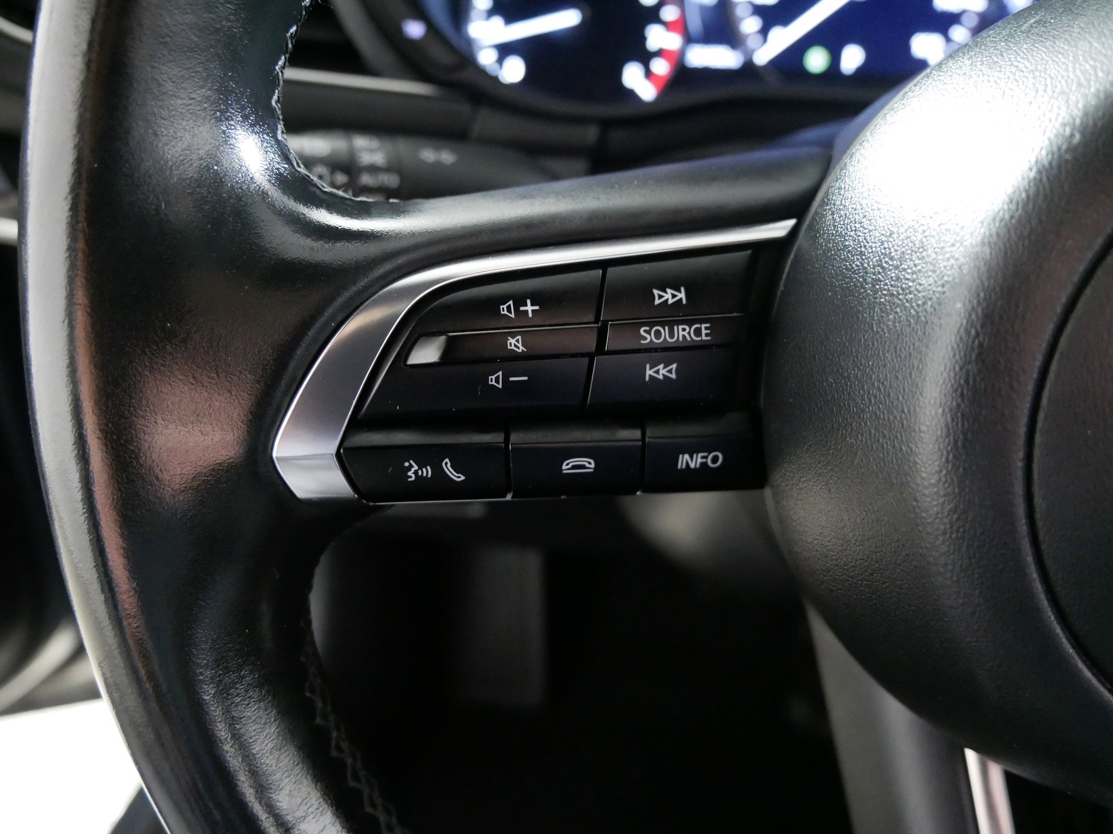 Used 2024 MAZDA MAZDA3 s image 26