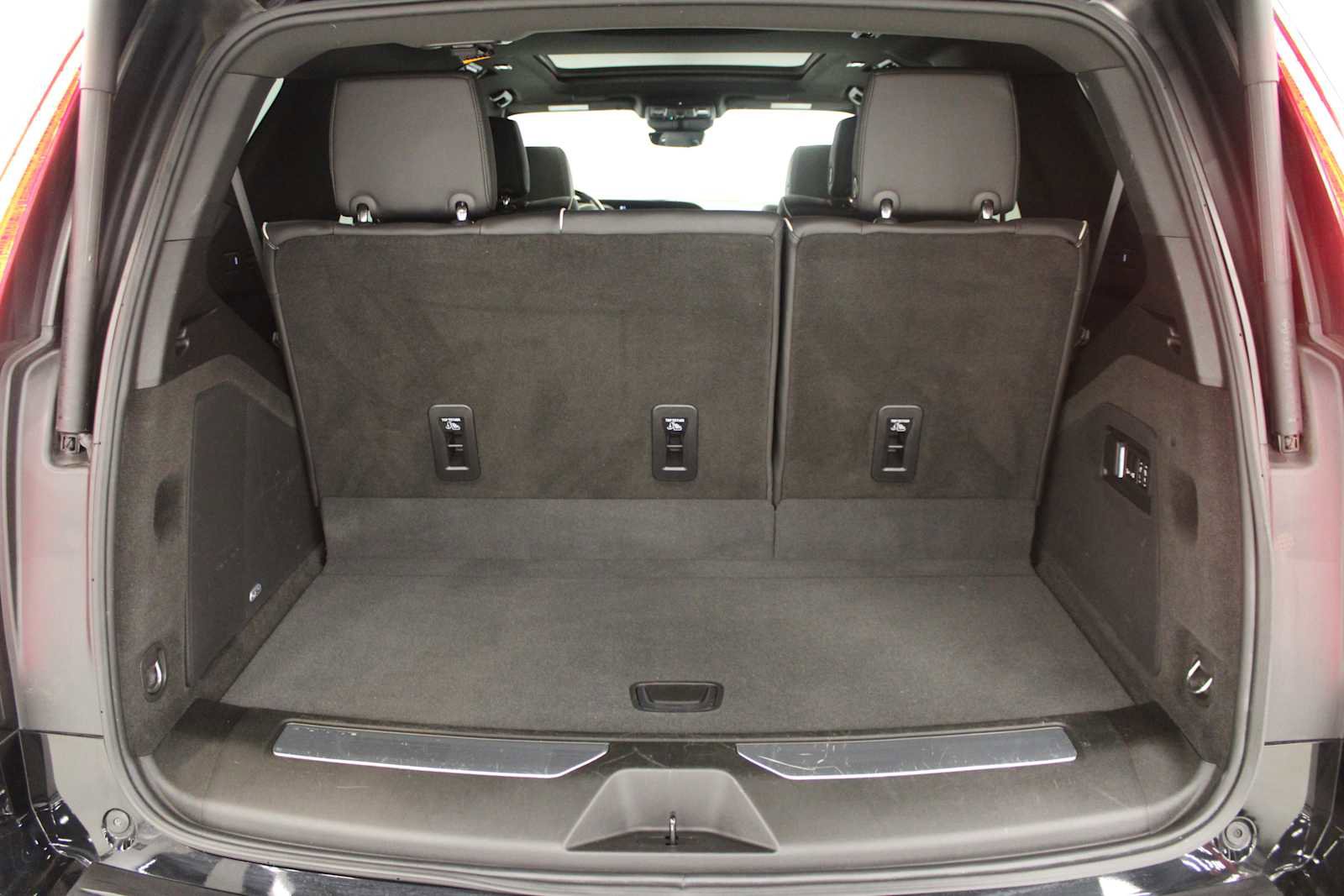 Certified 2024 Cadillac Escalade Sport w/ LPO, ONYX Package image 9