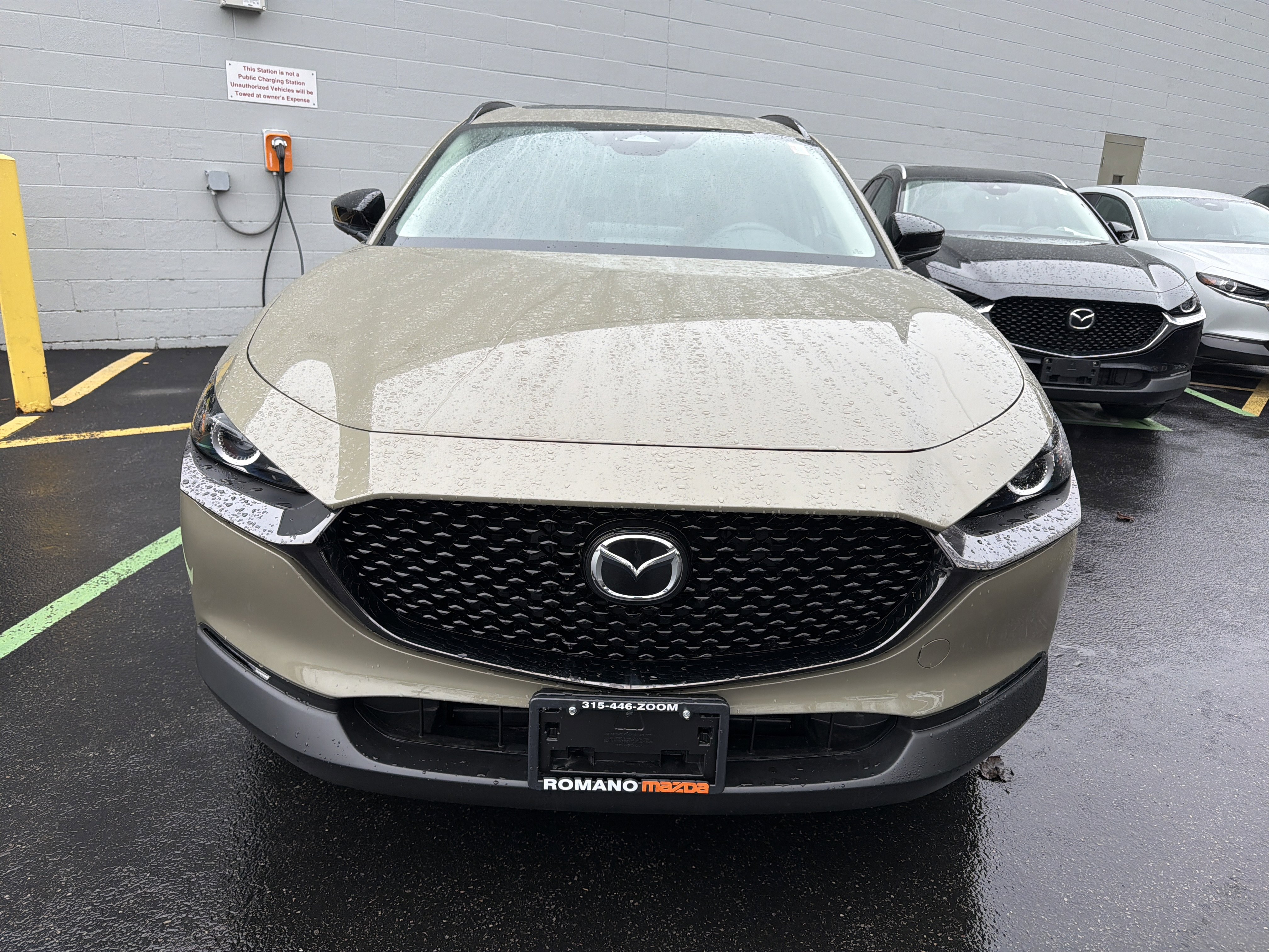 Used 2025 MAZDA CX-30 Carbon image 3