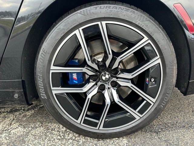 Used 2024 BMW 760i xDrive w/ Executive Package image 10