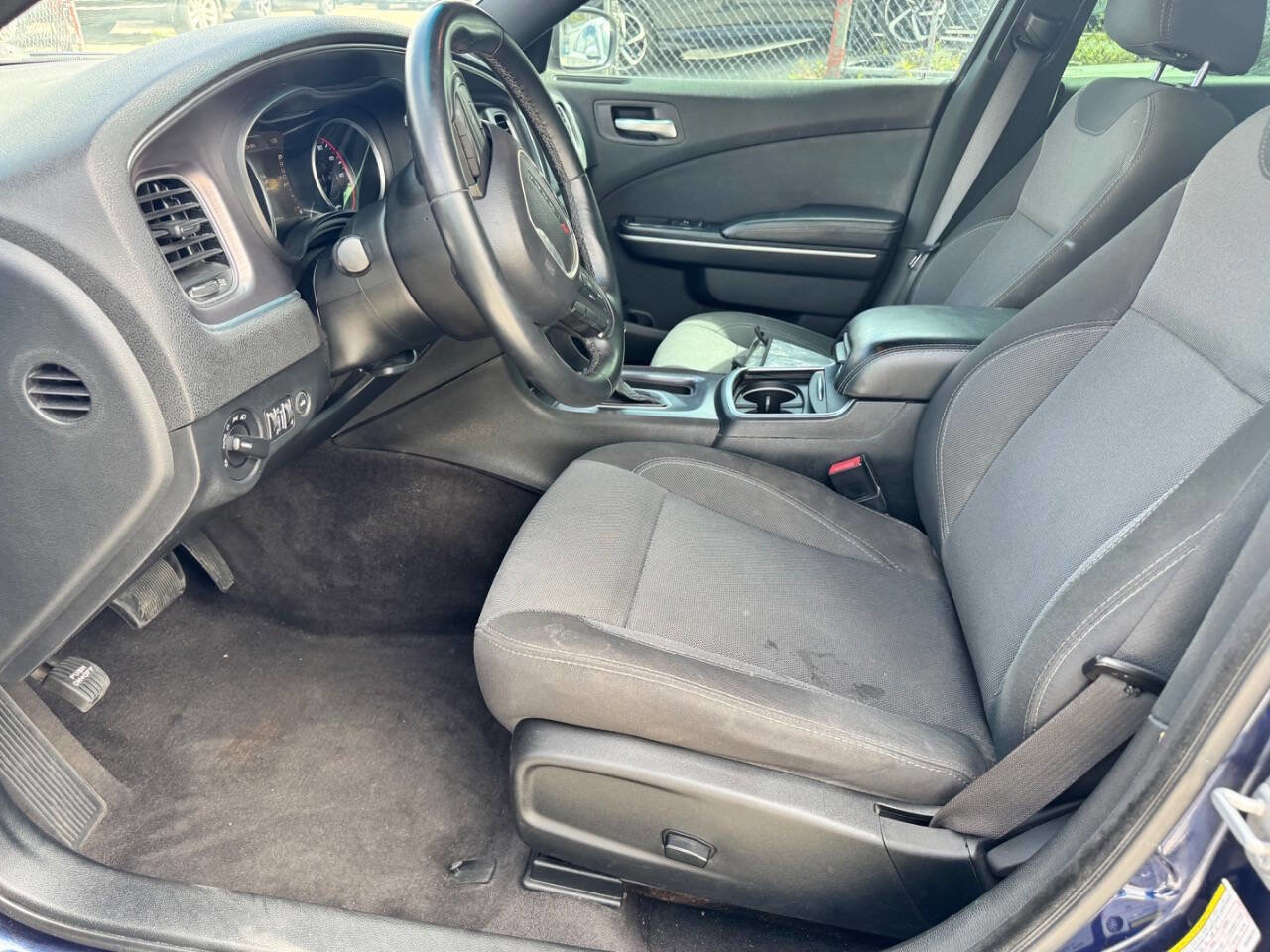 Used 2017 Dodge Charger SE w/ Popular Equipment Group image 5