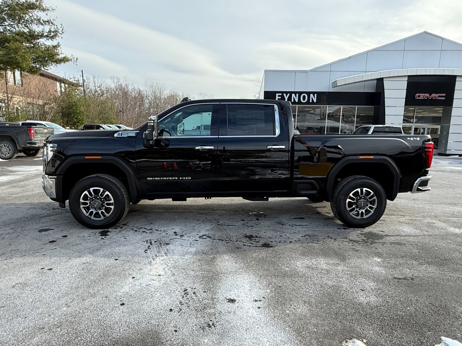 New 2026 GMC Sierra 2500 SLT w/ SLT Convenience Package image 2