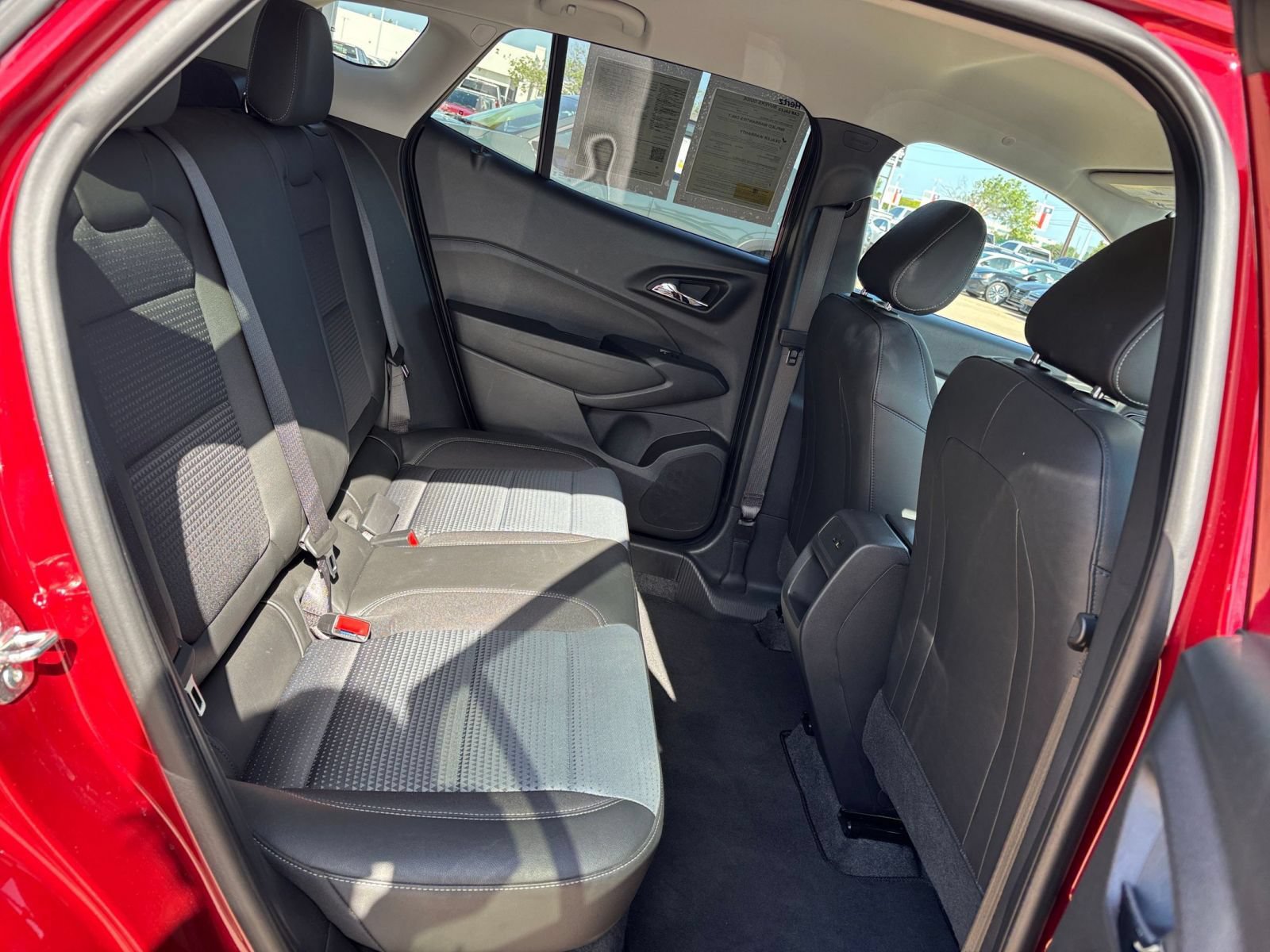 Used 2025 Chevrolet Trax LT FWD image 20