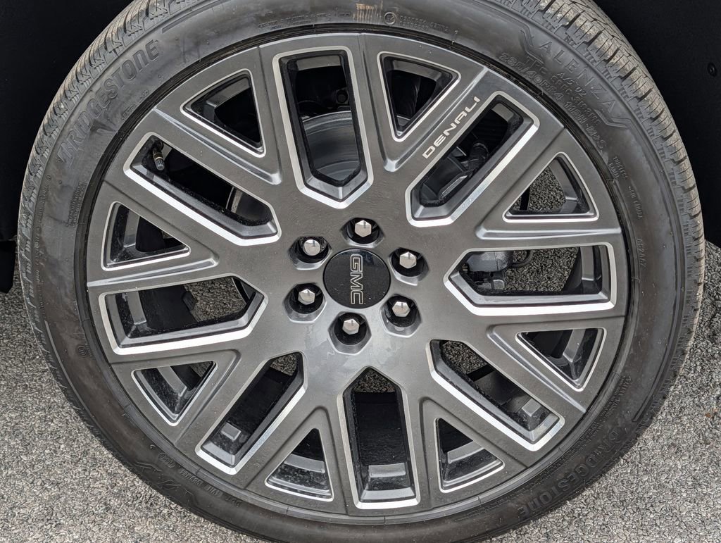 New 2026 GMC Yukon Denali Ultimate AWD/4WD image 9