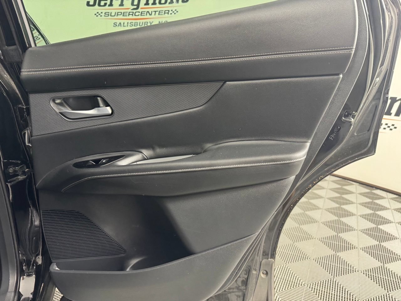 Used 2025 Nissan Murano SL AWD/4WD image 33