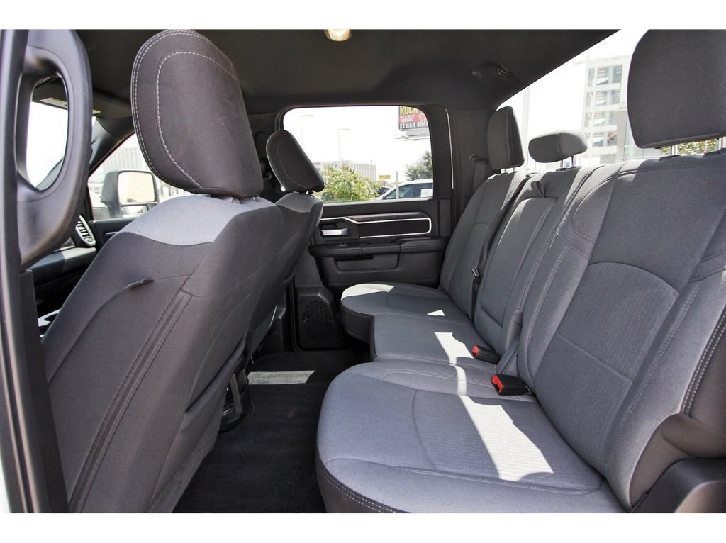 Used 2024 RAM 3500 Big Horn AWD/4WD image 18