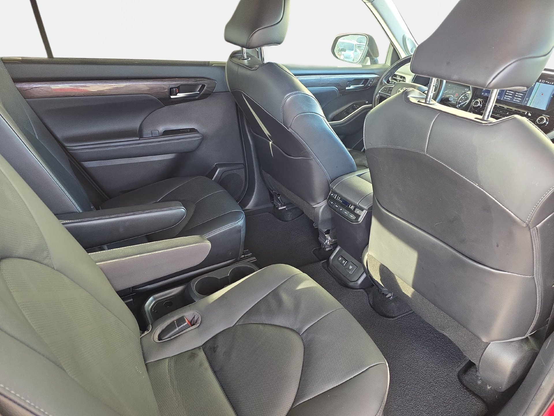 Used 2021 Toyota Highlander Platinum AWD/4WD image 11