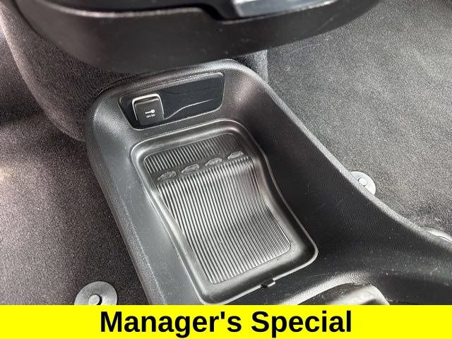 Used 2023 Chrysler Pacifica Touring FWD image 24