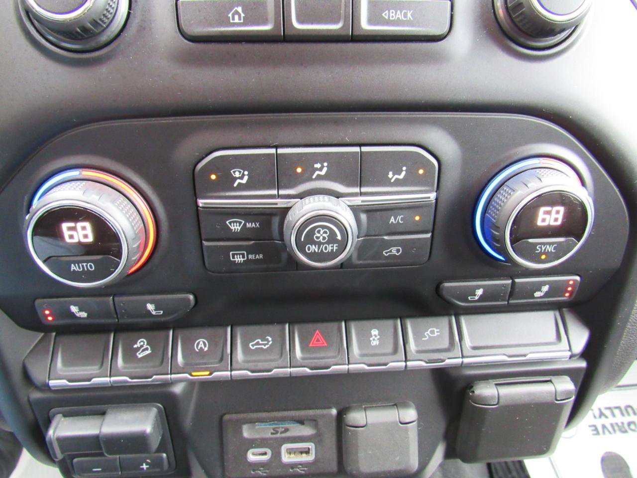 Used 2020 Chevrolet Silverado 1500 LT w/ All-Star Edition image 17