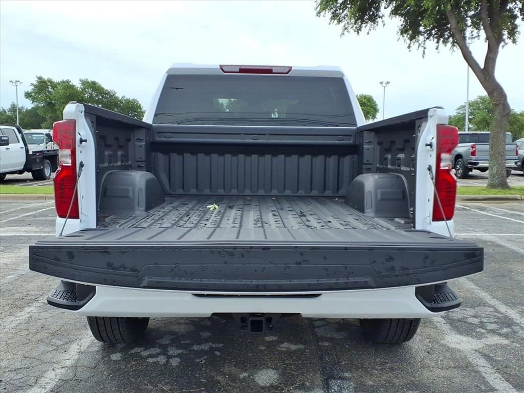 New 2026 Chevrolet Silverado 1500 Custom RWD image 12