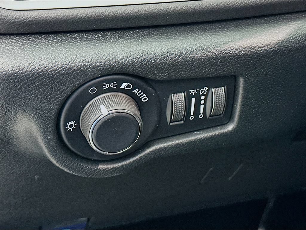 New 2026 Chrysler Voyager LX FWD image 14