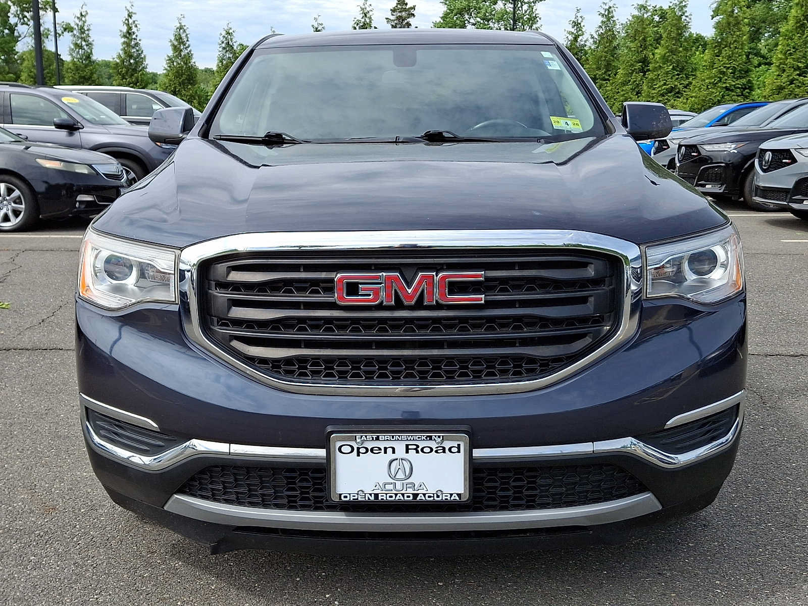 Used 2019 GMC Acadia SLE FWD image 2