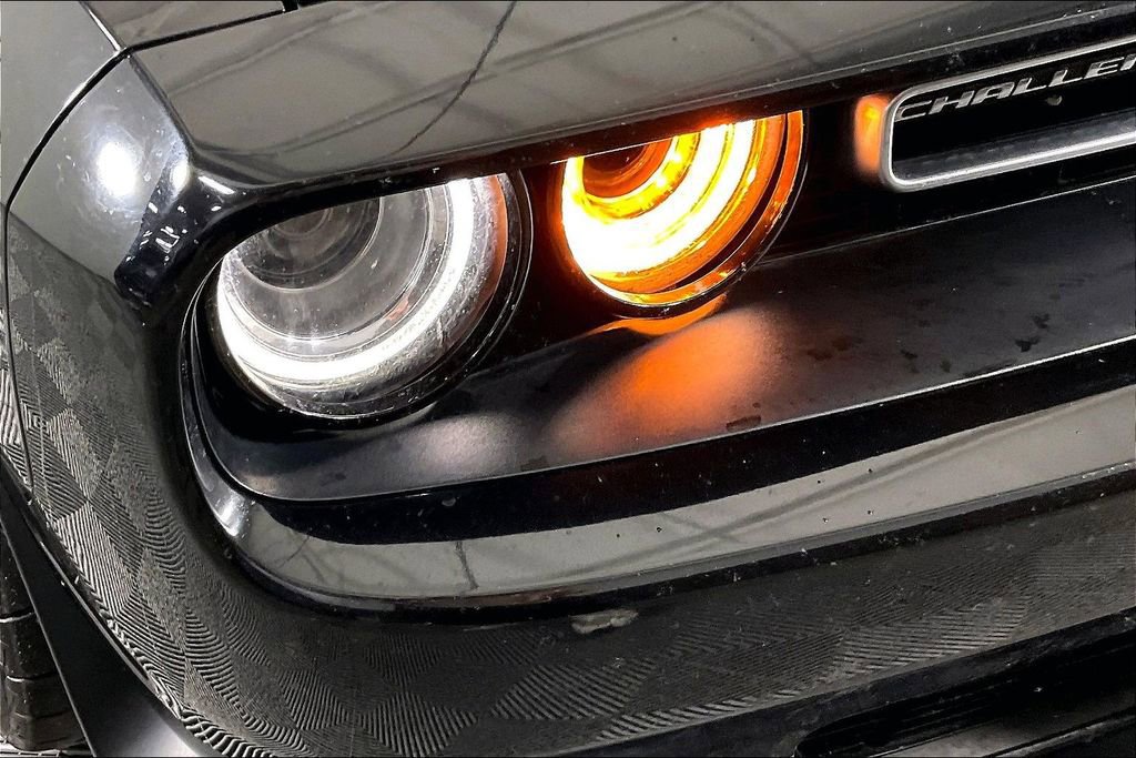 Used 2018 Dodge Challenger R/T Scat Pack RWD image 39