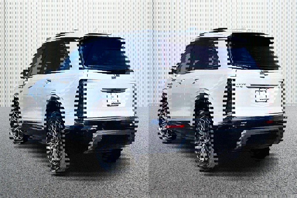 New 2026 Cadillac Vistiq Sport image 8