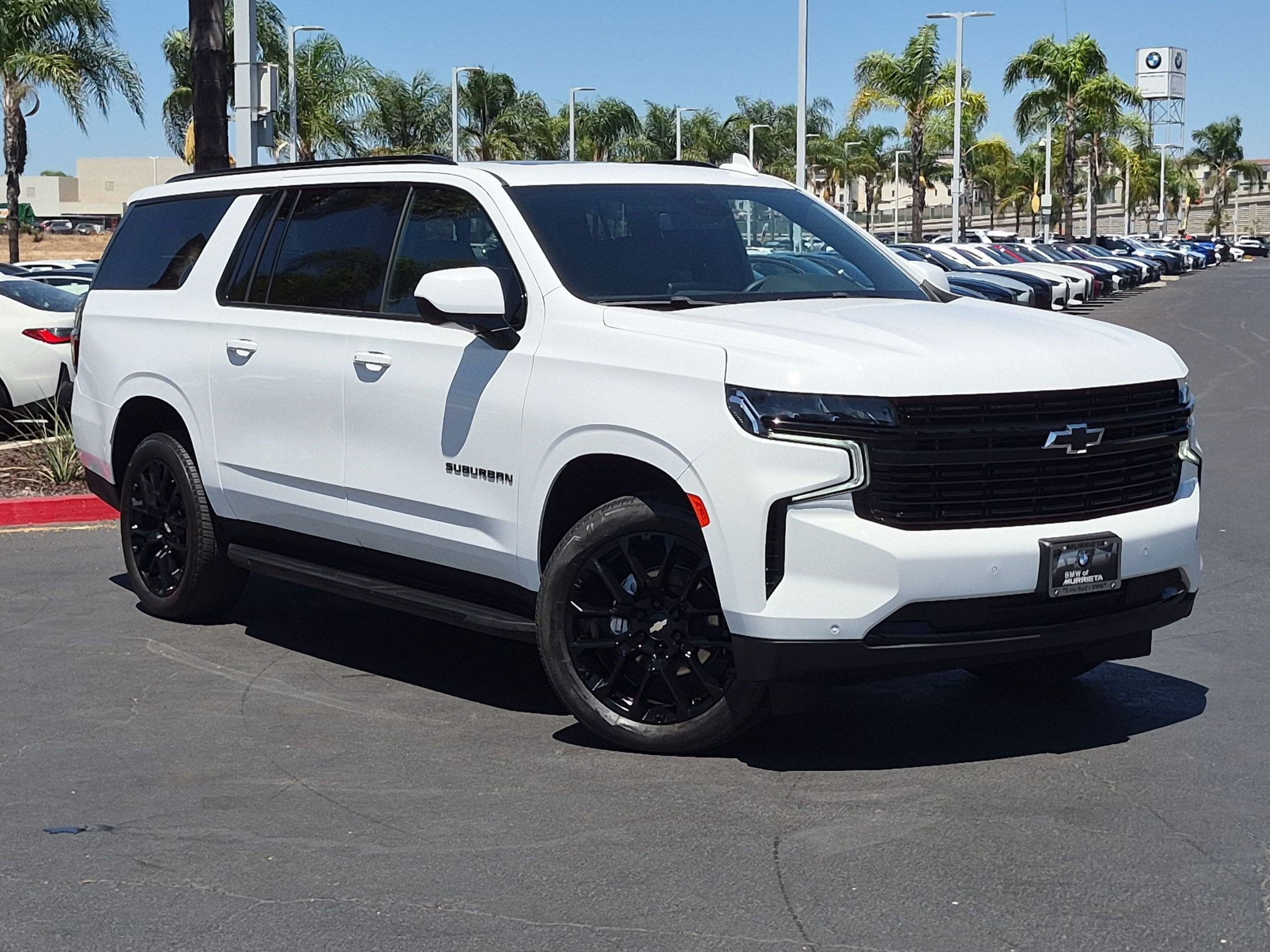 Used 2023 Chevrolet Suburban RST AWD/4WD image 2