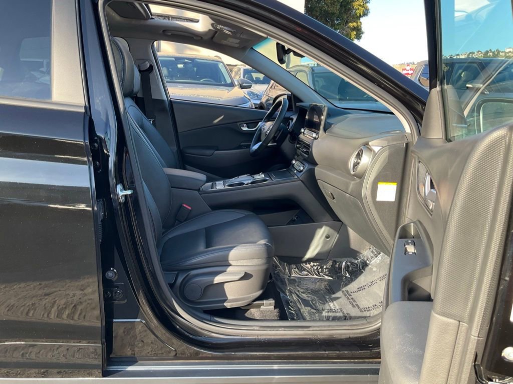 Used 2022 Hyundai Kona Limited w/ Cargo Package image 60