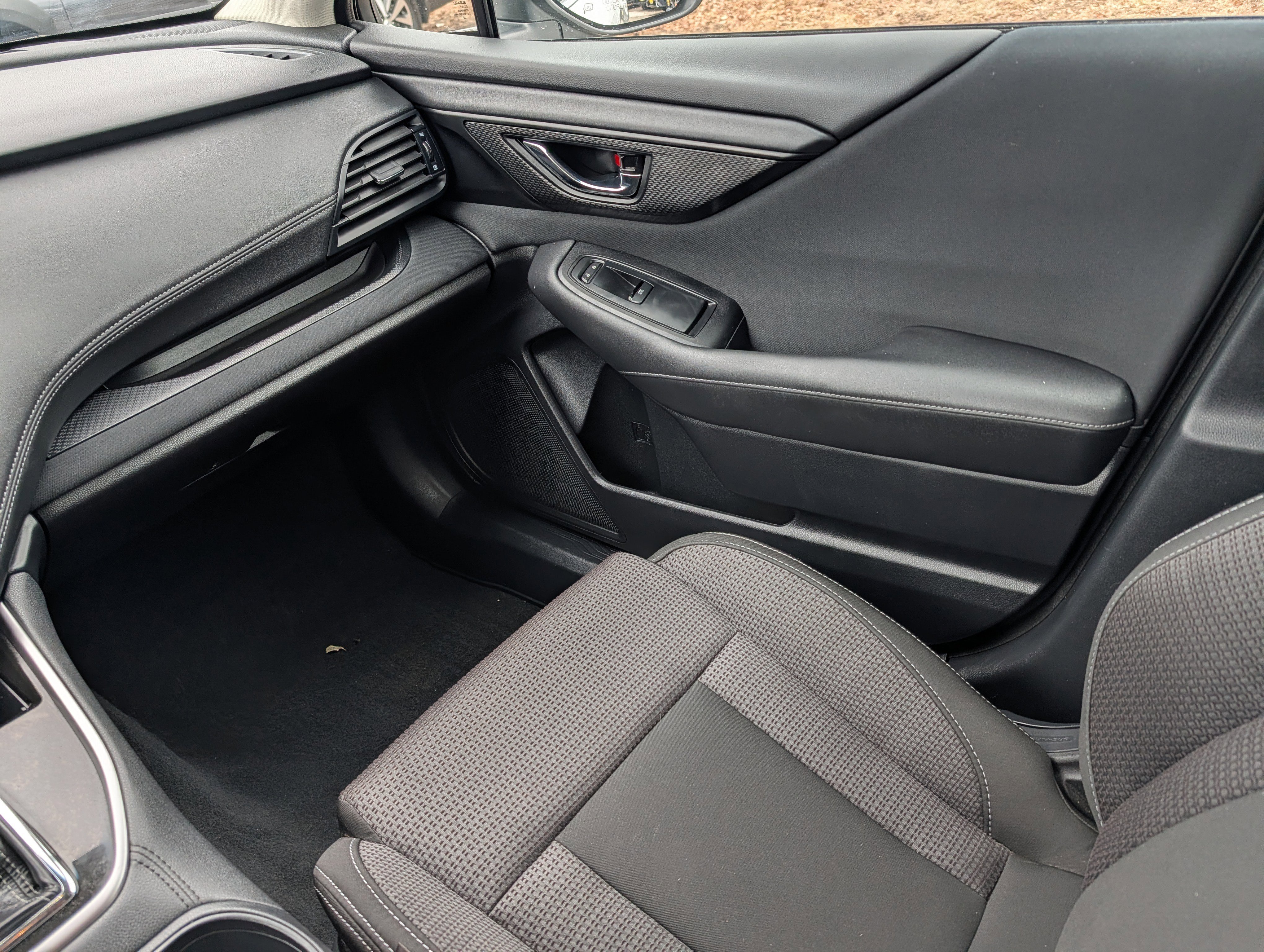 Used 2022 Subaru Outback Premium image 11