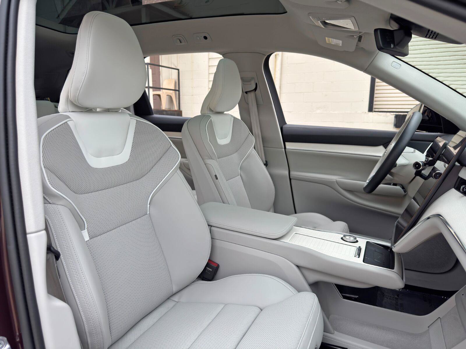 Used 2025 Volvo EX90 Ultra AWD/4WD image 33