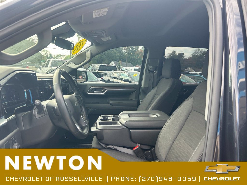 Used 2024 Chevrolet Silverado 1500 RST RWD image 4