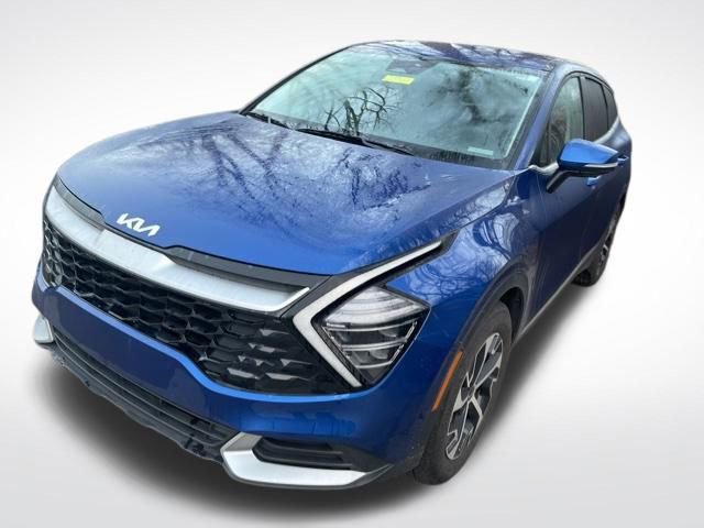 Used 2025 Kia Sportage EX image 3