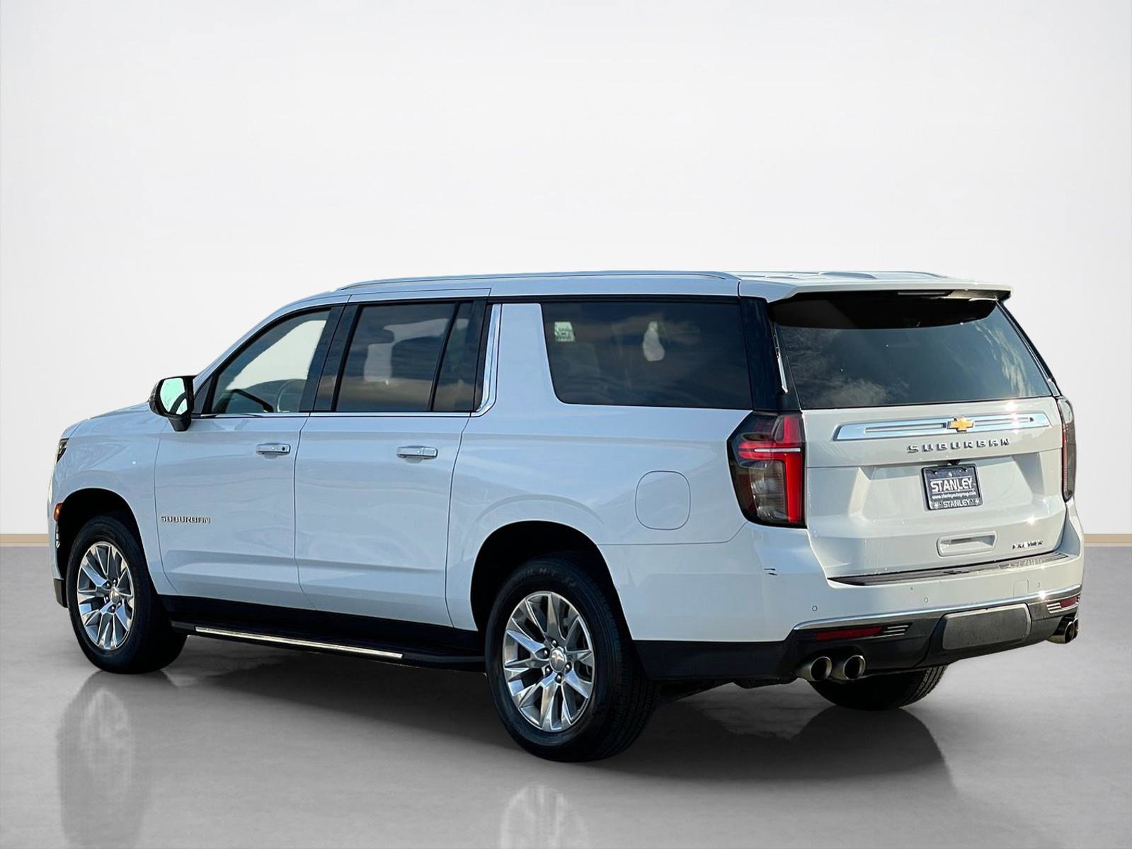 Used 2023 Chevrolet Suburban Premier image 5