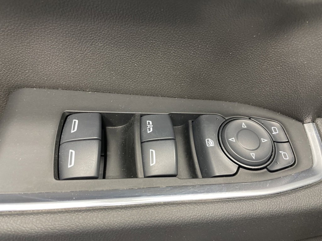 Used 2025 Chevrolet Silverado 1500 LT image 24