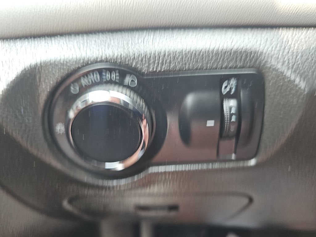 Used 2011 Chevrolet Cruze LS image 37