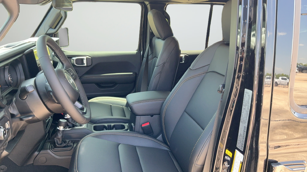 New 2026 Jeep Gladiator Sport AWD/4WD image 16