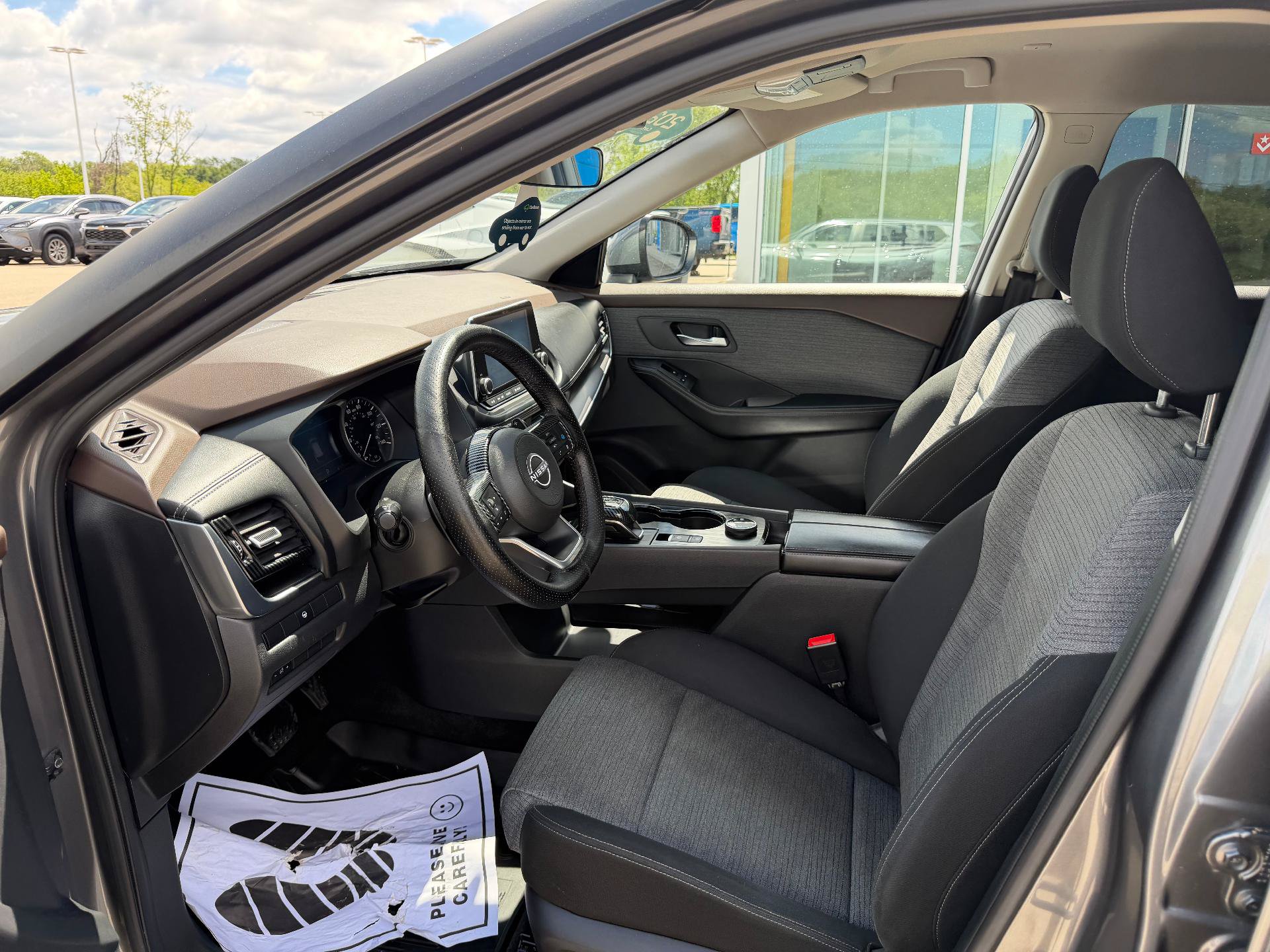 Used 2023 Nissan Rogue SV AWD/4WD image 16
