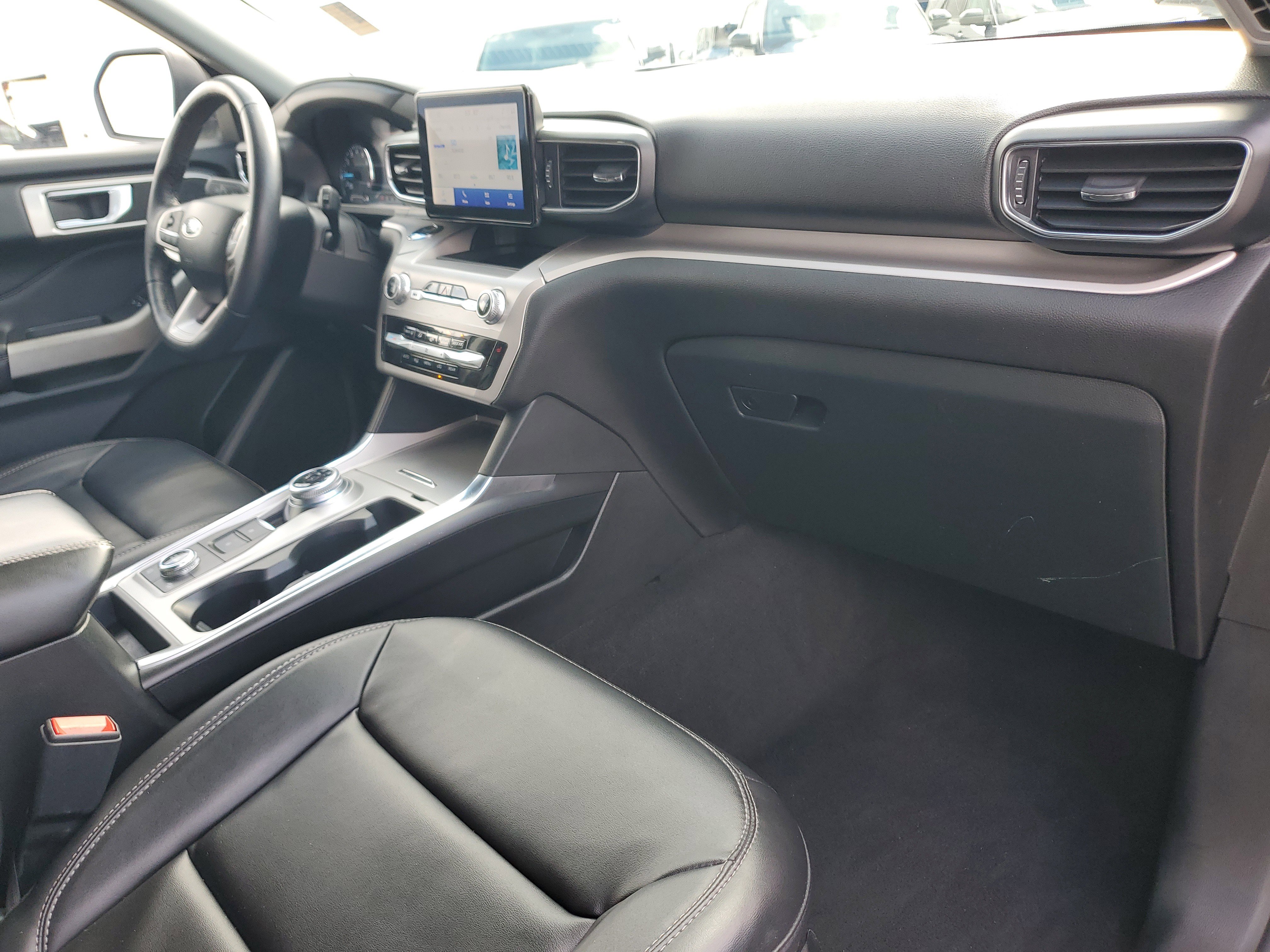 Used 2023 Ford Explorer XLT w/ Equipment Group 202A image 19