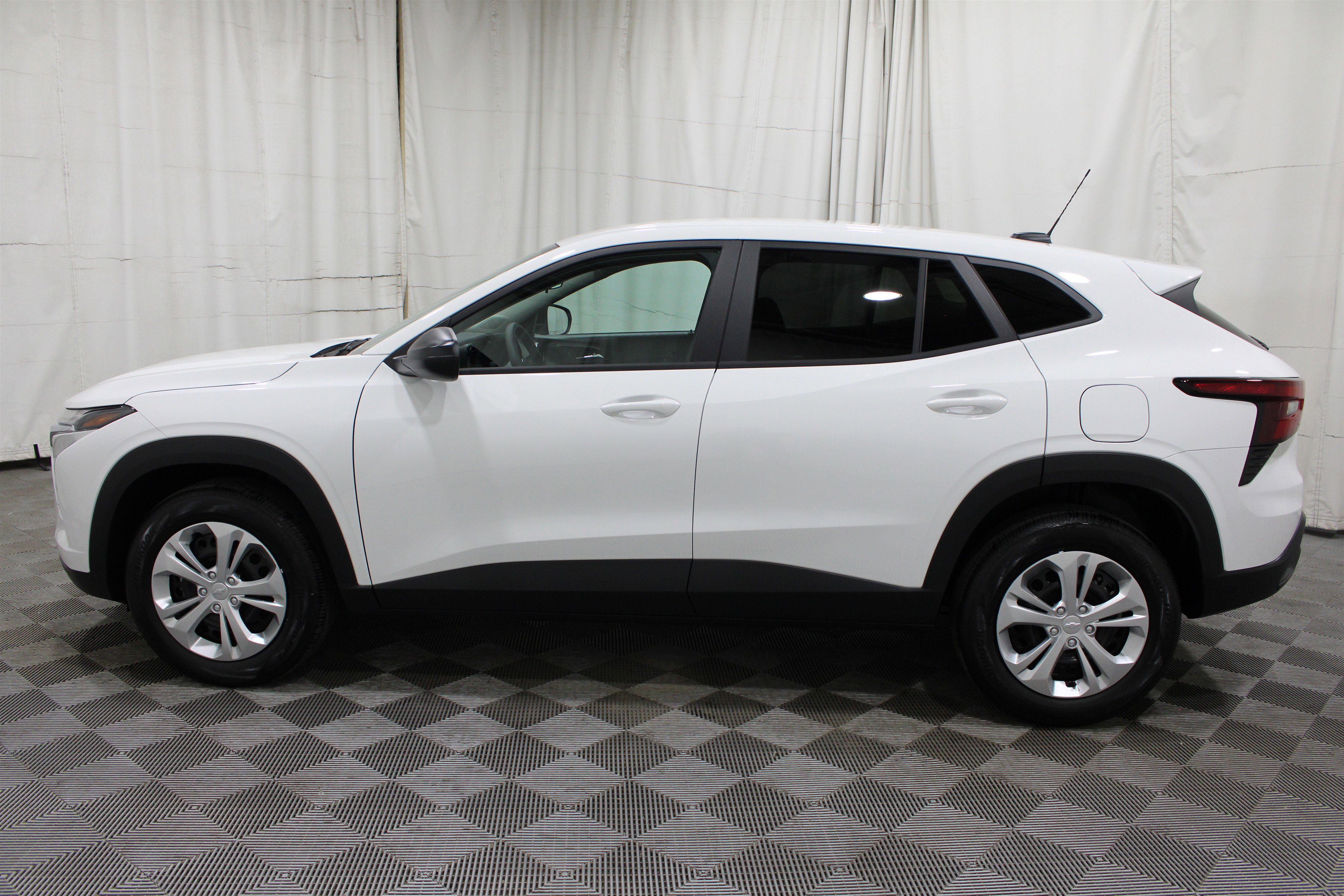 Used 2026 Chevrolet Trax LS FWD image 31