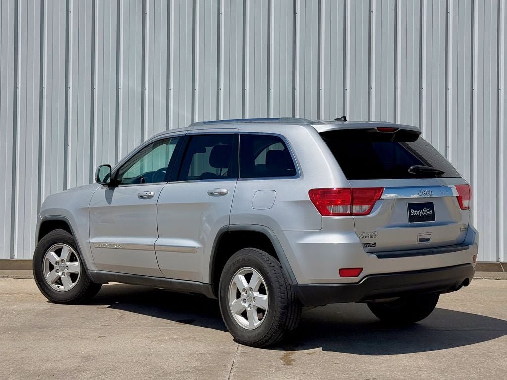Used 2012 Jeep Grand Cherokee Laredo w/ Laredo E Group AWD/4WD image 4