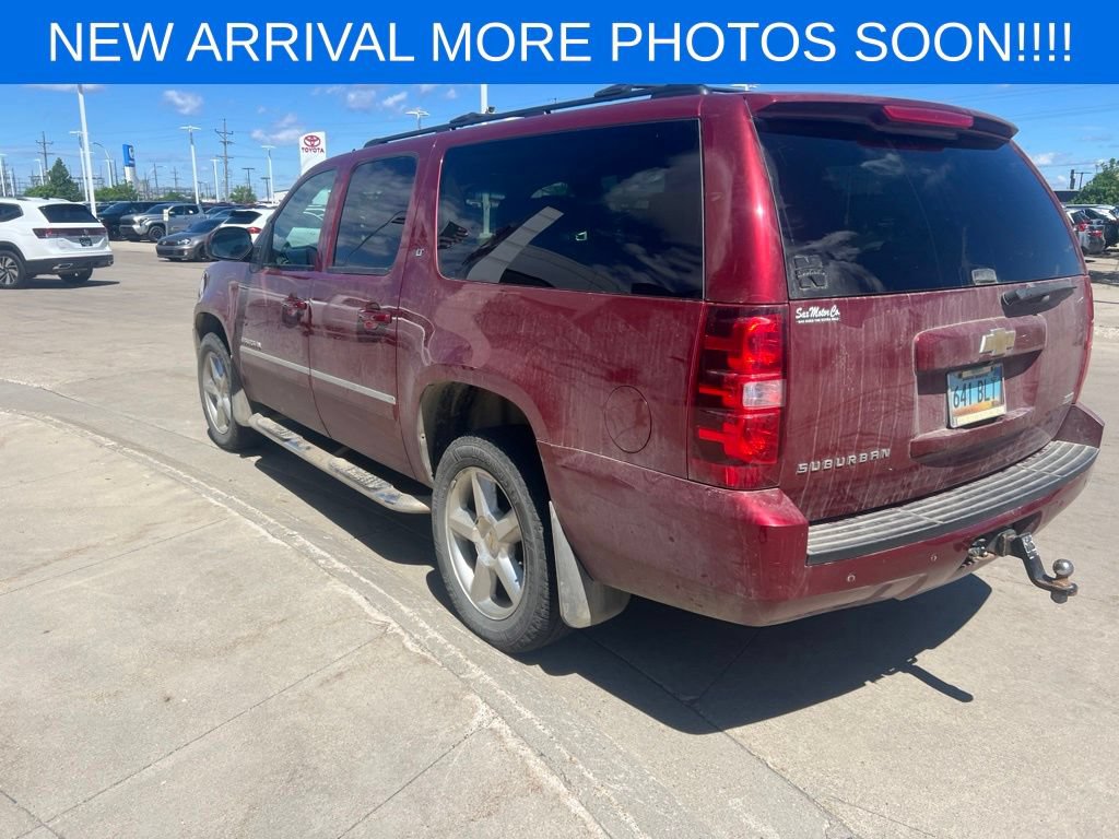 Used 2011 Chevrolet Suburban LT w/ Luxury Package AWD/4WD image 6