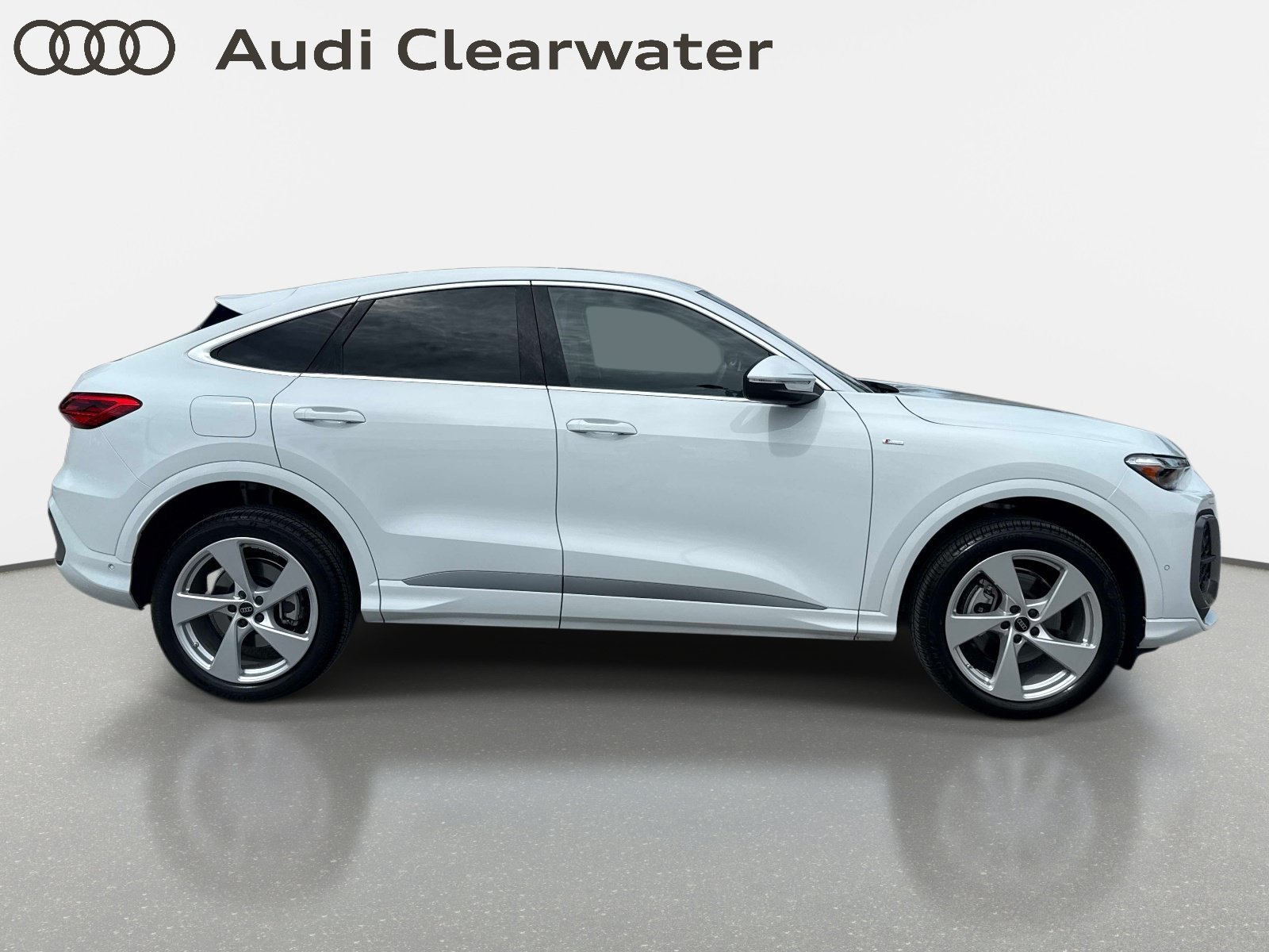 Certified 2025 Audi Q5 Premium Plus AWD/4WD image 5