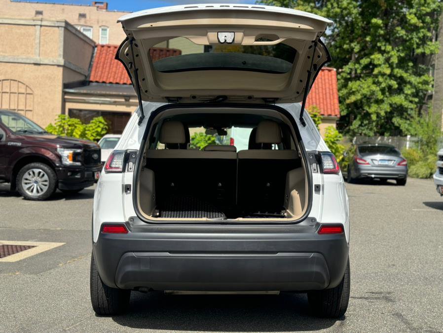 Used 2019 Jeep Cherokee Latitude w/ Cold Weather Group image 6