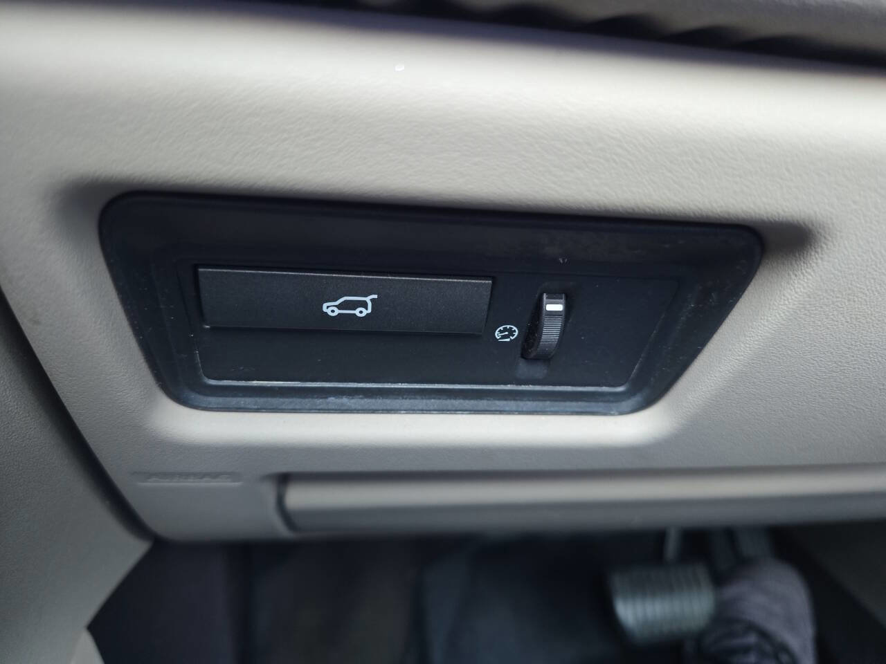 Used 2012 Land Rover Range Rover Evoque Pure Plus image 40