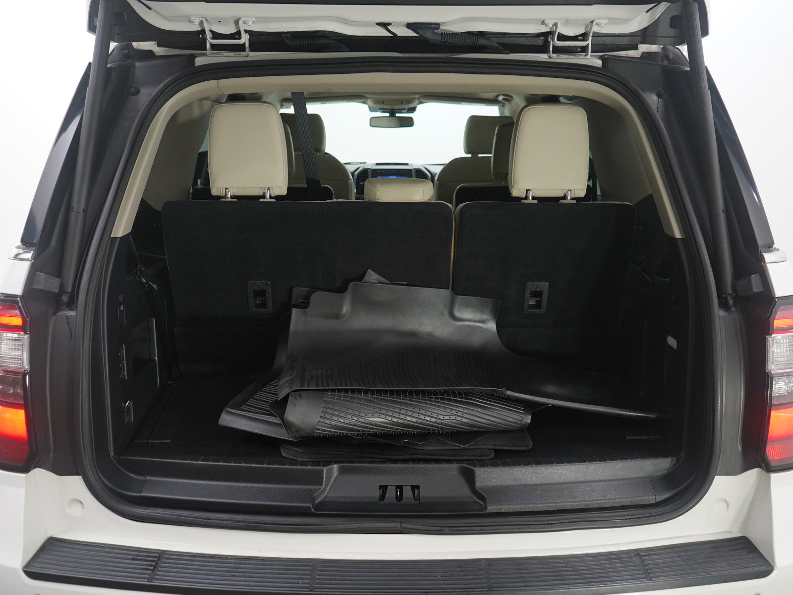 Used 2021 Ford Expedition Platinum image 9