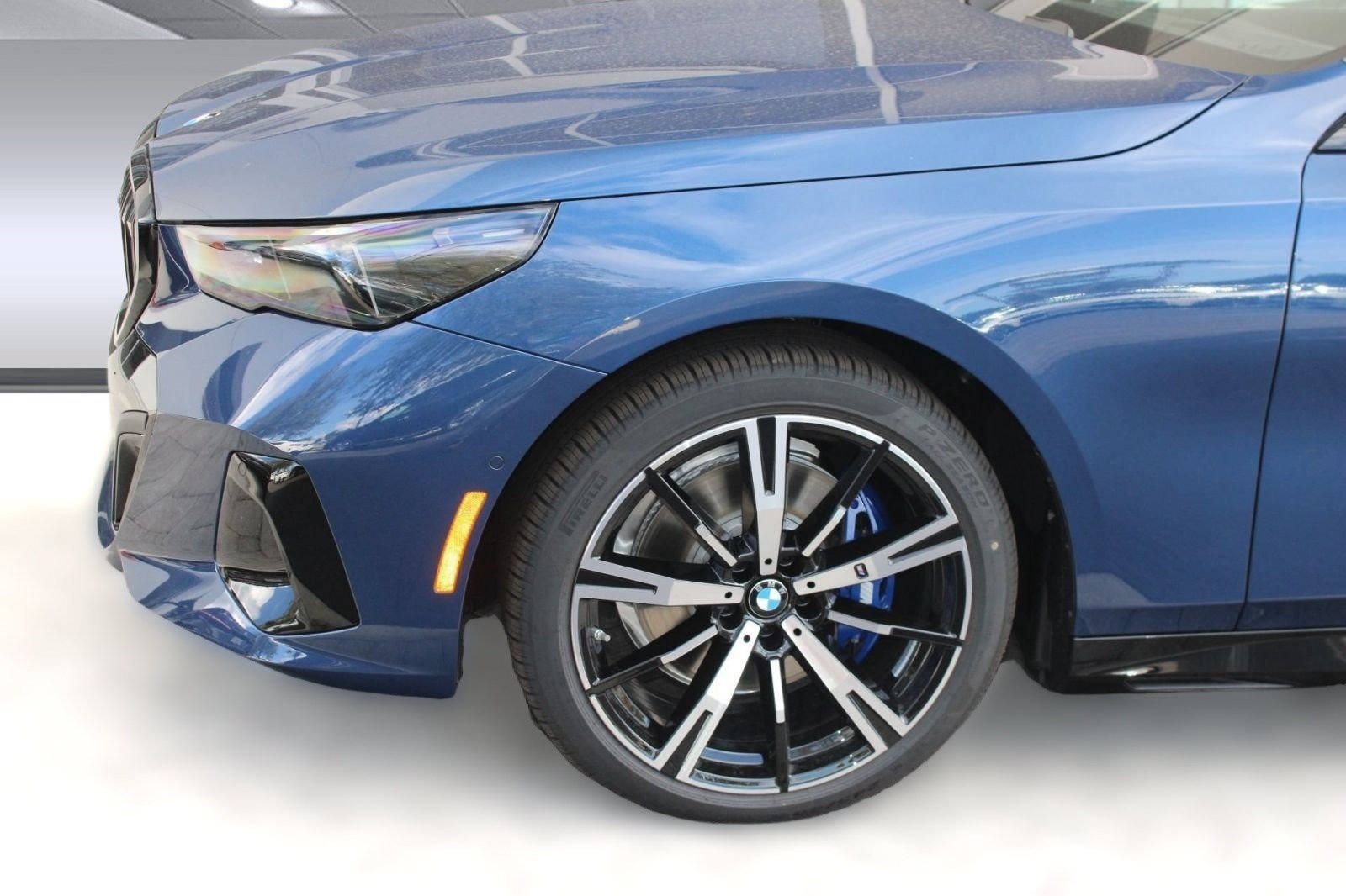 Used 2026 BMW 530i w/ M Sport Package RWD image 13