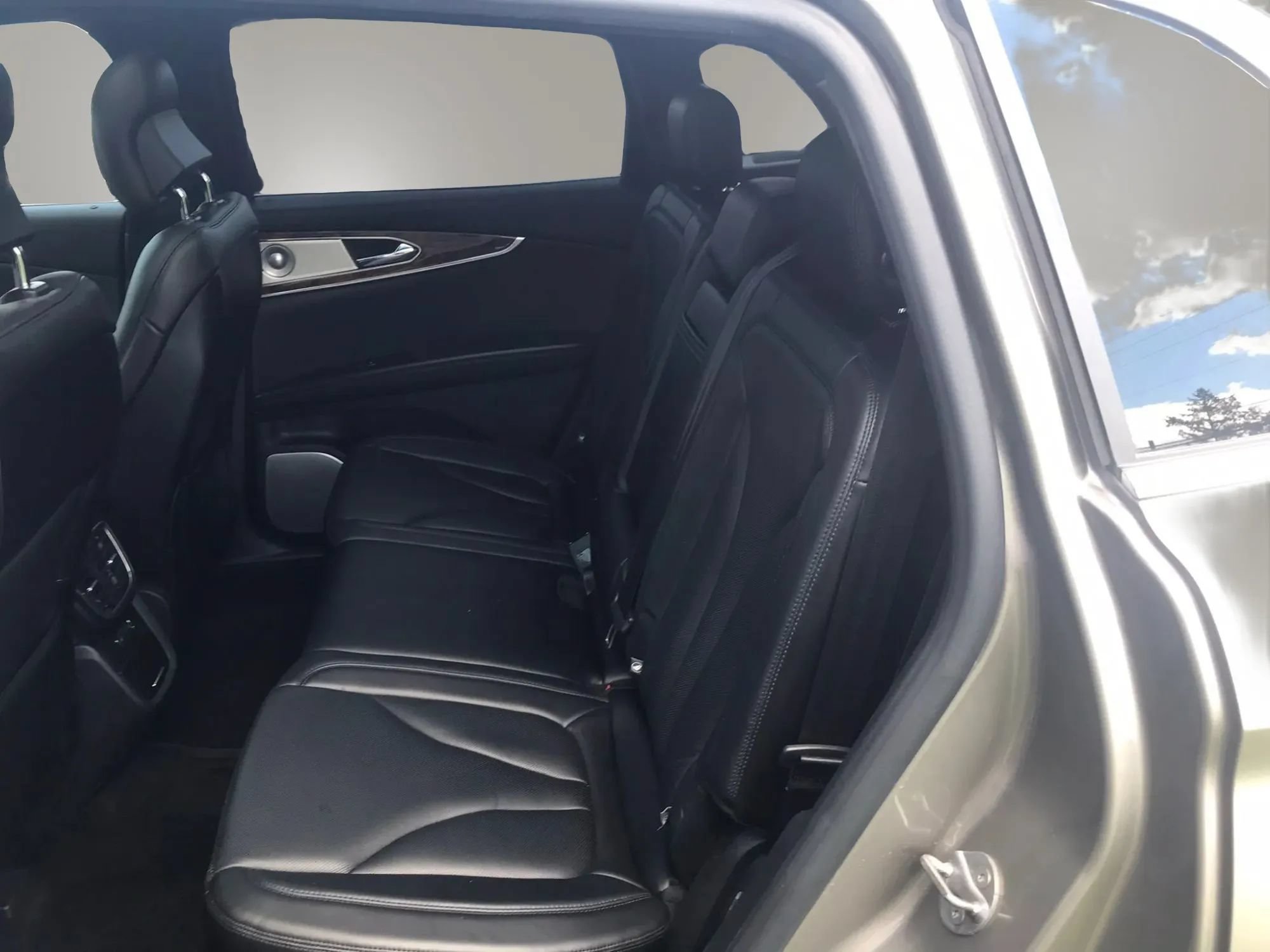 Used 2016 Lincoln MKX Reserve w/ Luxury Package AWD/4WD image 36