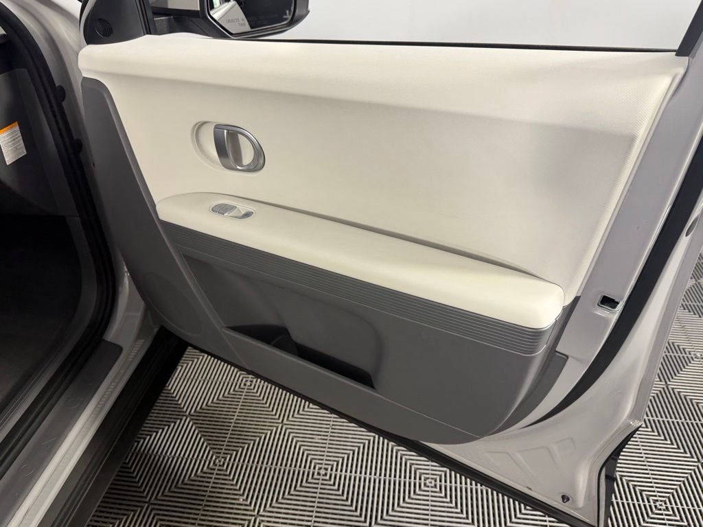 Used 2024 Hyundai Ioniq 5 SEL RWD image 31