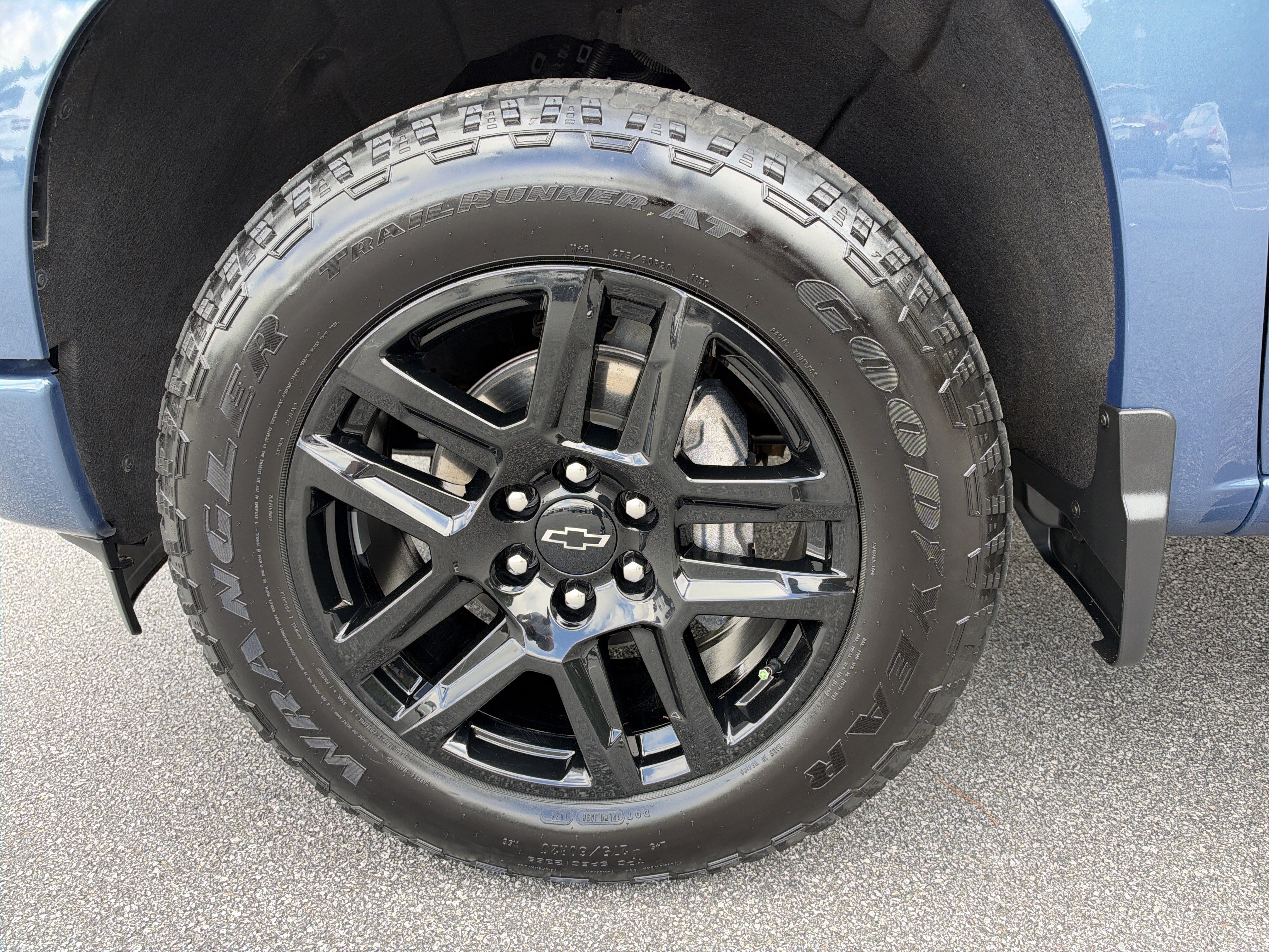 Used 2024 Chevrolet Silverado 1500 Custom w/ Turbomax Blackout Package AWD/4WD image 13