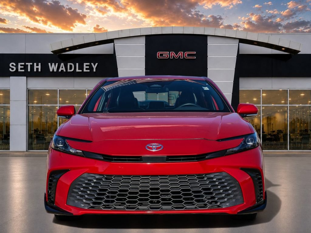 Used 2025 Toyota Camry SE FWD image 2