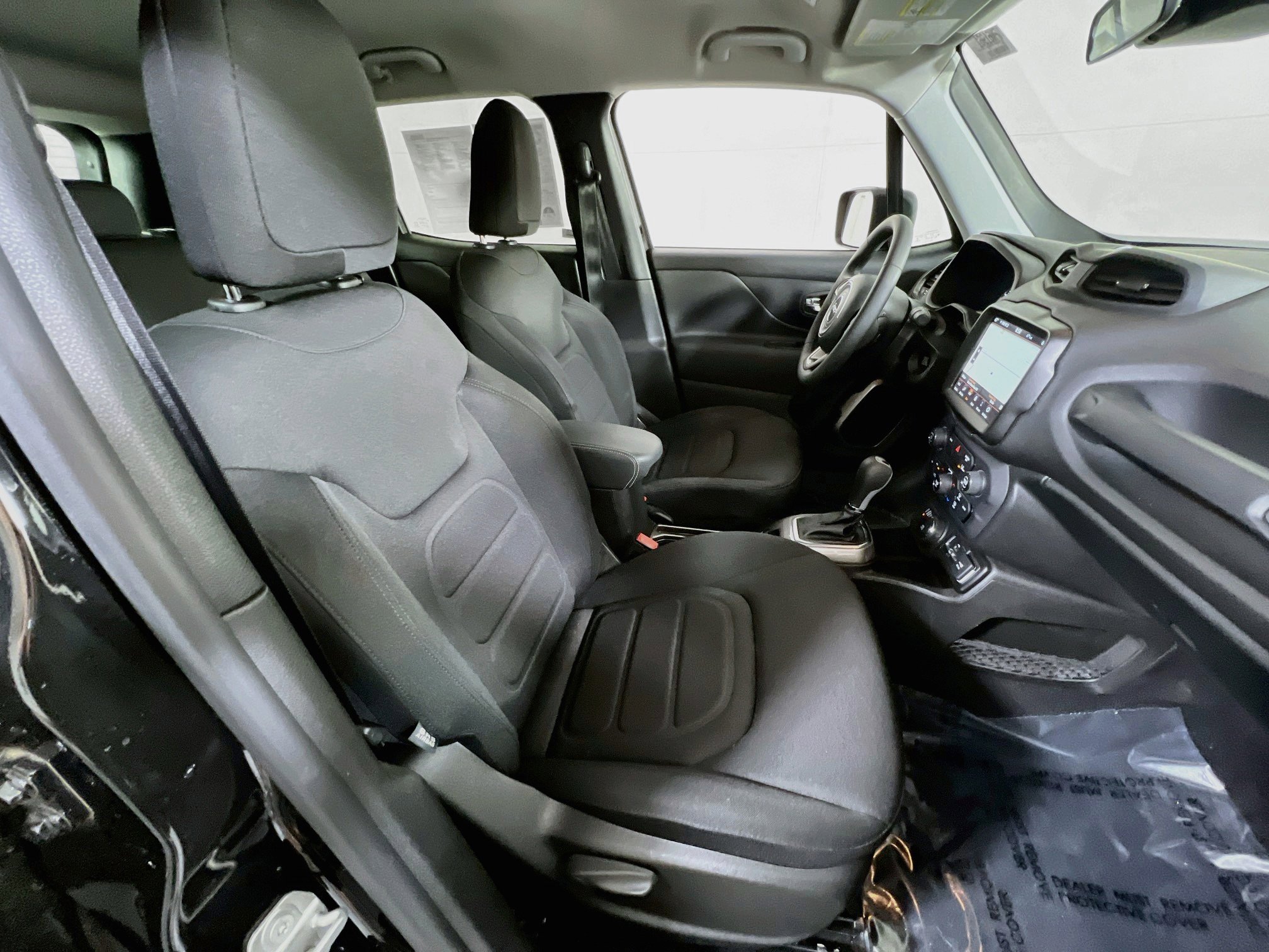 Used 2022 Jeep Renegade Latitude AWD/4WD image 26