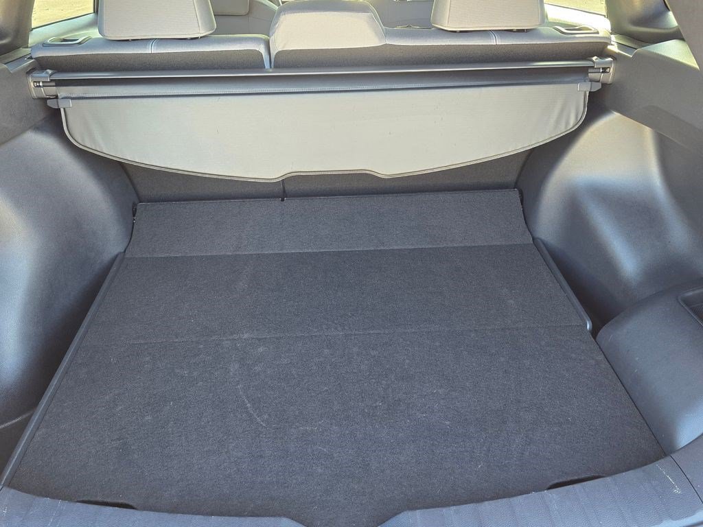 Used 2025 Toyota Corolla Cross AWD Hybrid w/ Moonroof Package image 37