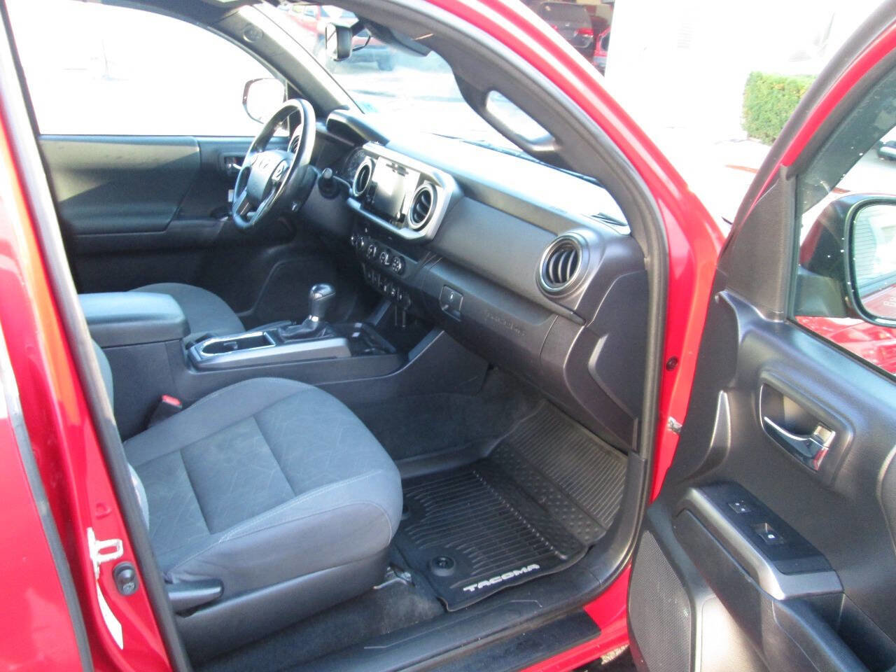 Used 2019 Toyota Tacoma TRD Off-Road image 22