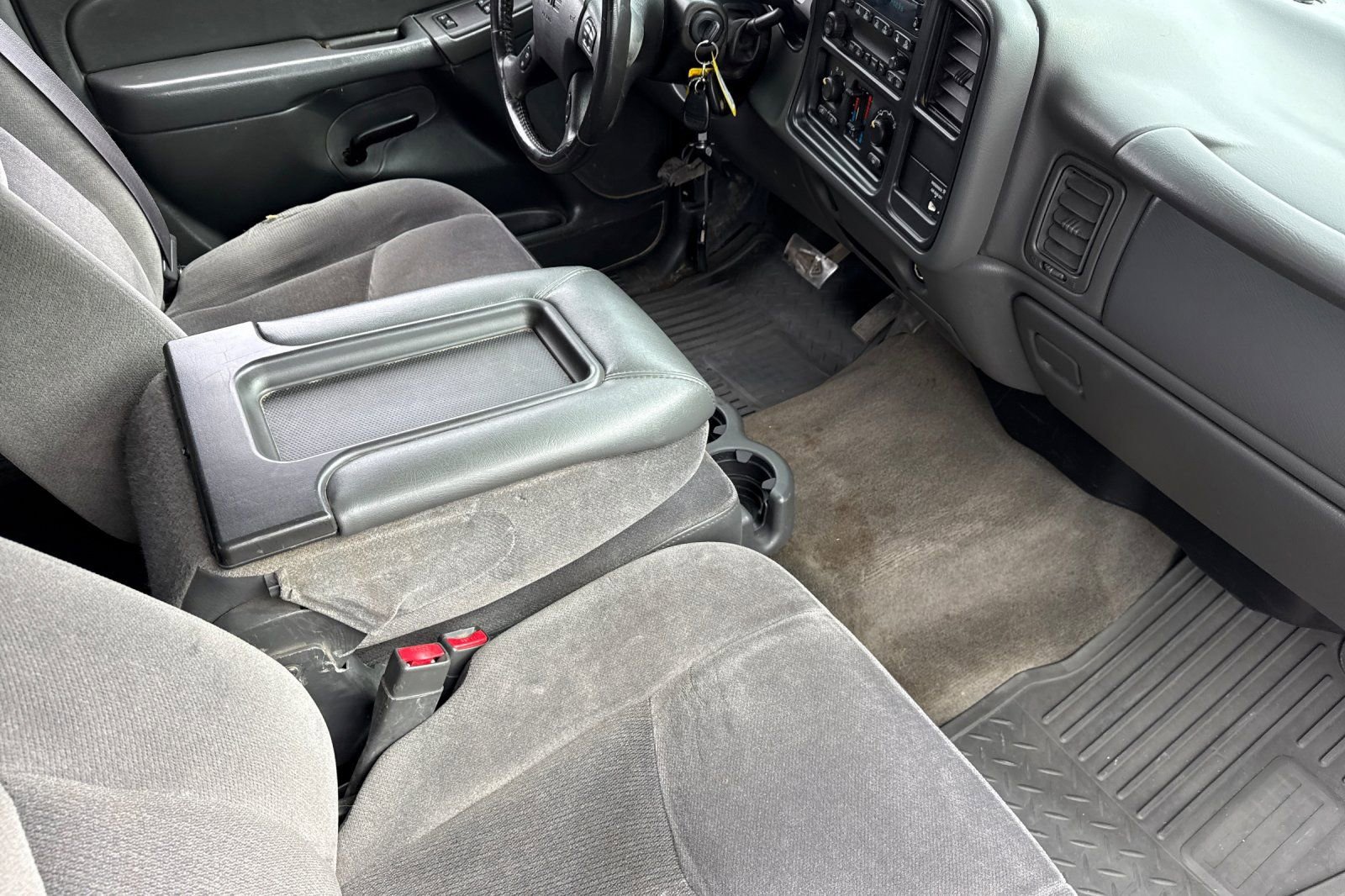 Used 2006 GMC Sierra 2500 SLE w/ Skid Plate Package image 12